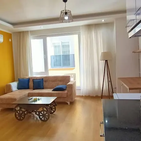 Furnished Studio *